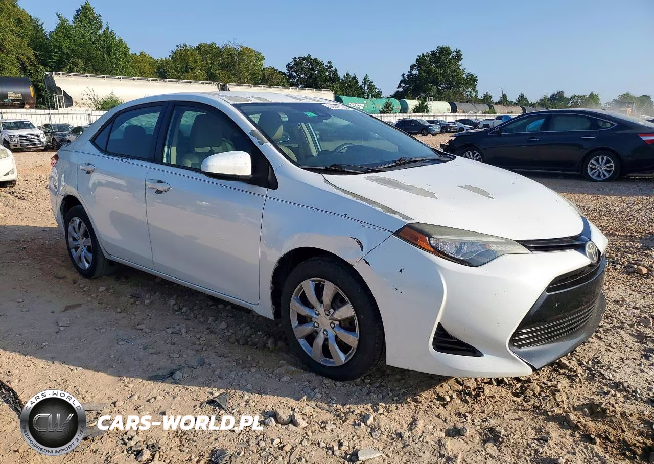 2017 Toyota Corolla Le VIN:5YFBURHE7HP634117 - 4