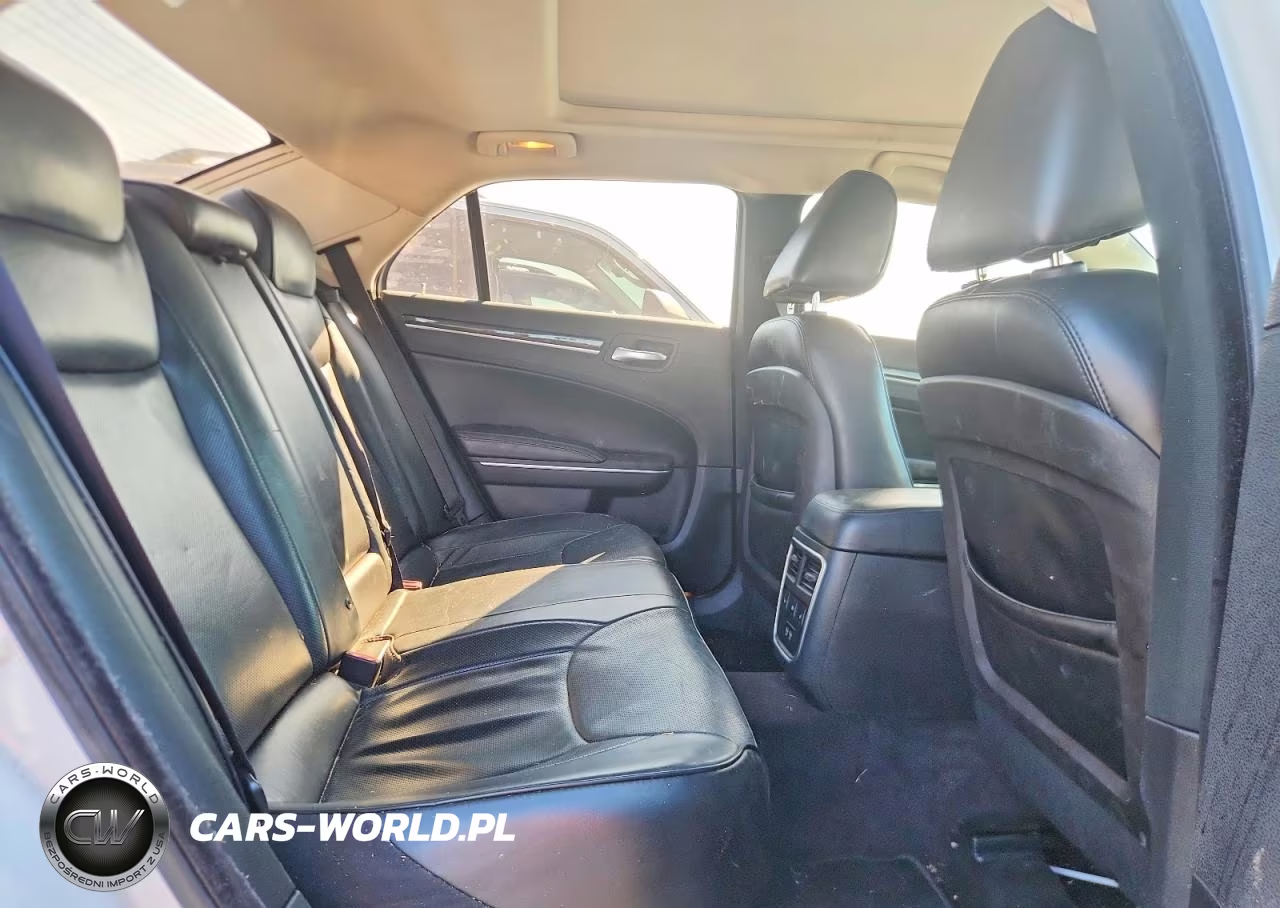 2016 Chrysler 300C VIN:2C3CCAEG5GH334177 - 10
