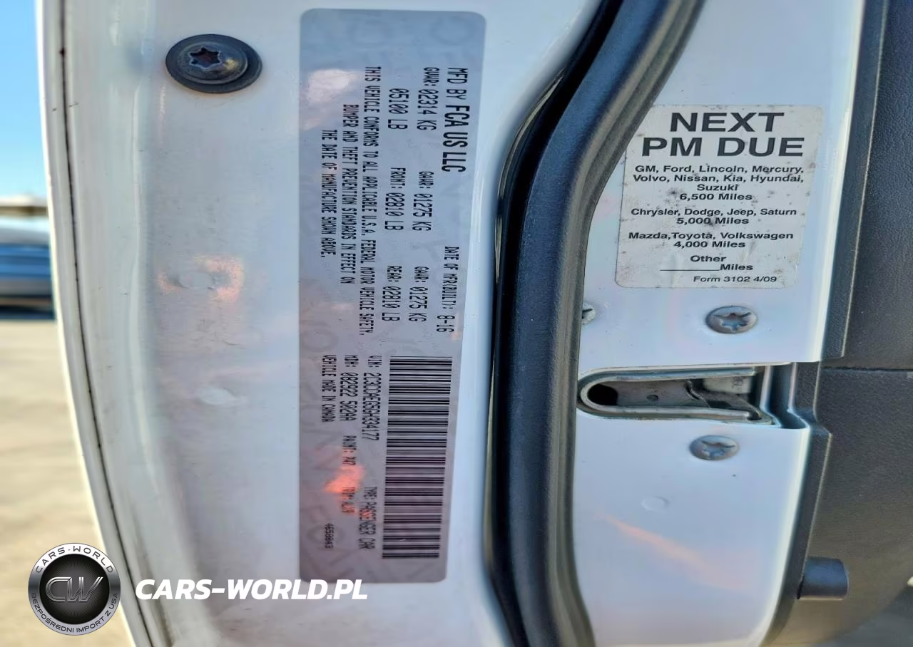 2016 Chrysler 300C VIN:2C3CCAEG5GH334177 - 12