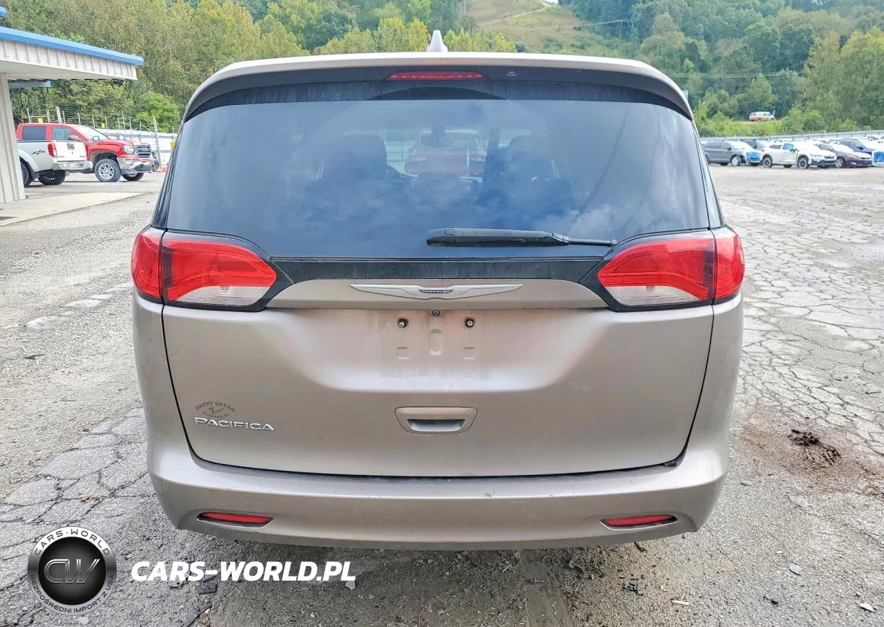 2017 Chrysler Pacifica Touring VIN:2C4RC1DG6HR544287 - 6