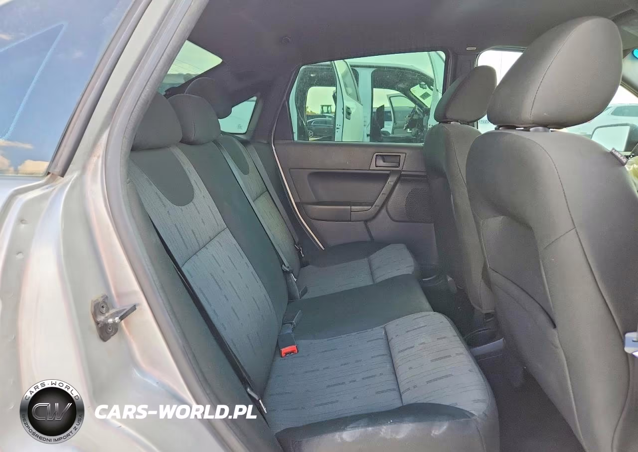 2009 Ford Focus Se VIN:1FAHP35N69W212647 - 10