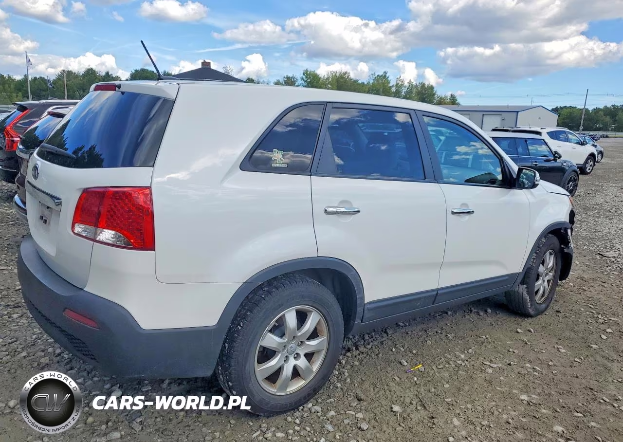 2012 Kia Sorento Lx VIN:5XYKT3A13CG307346 - 3