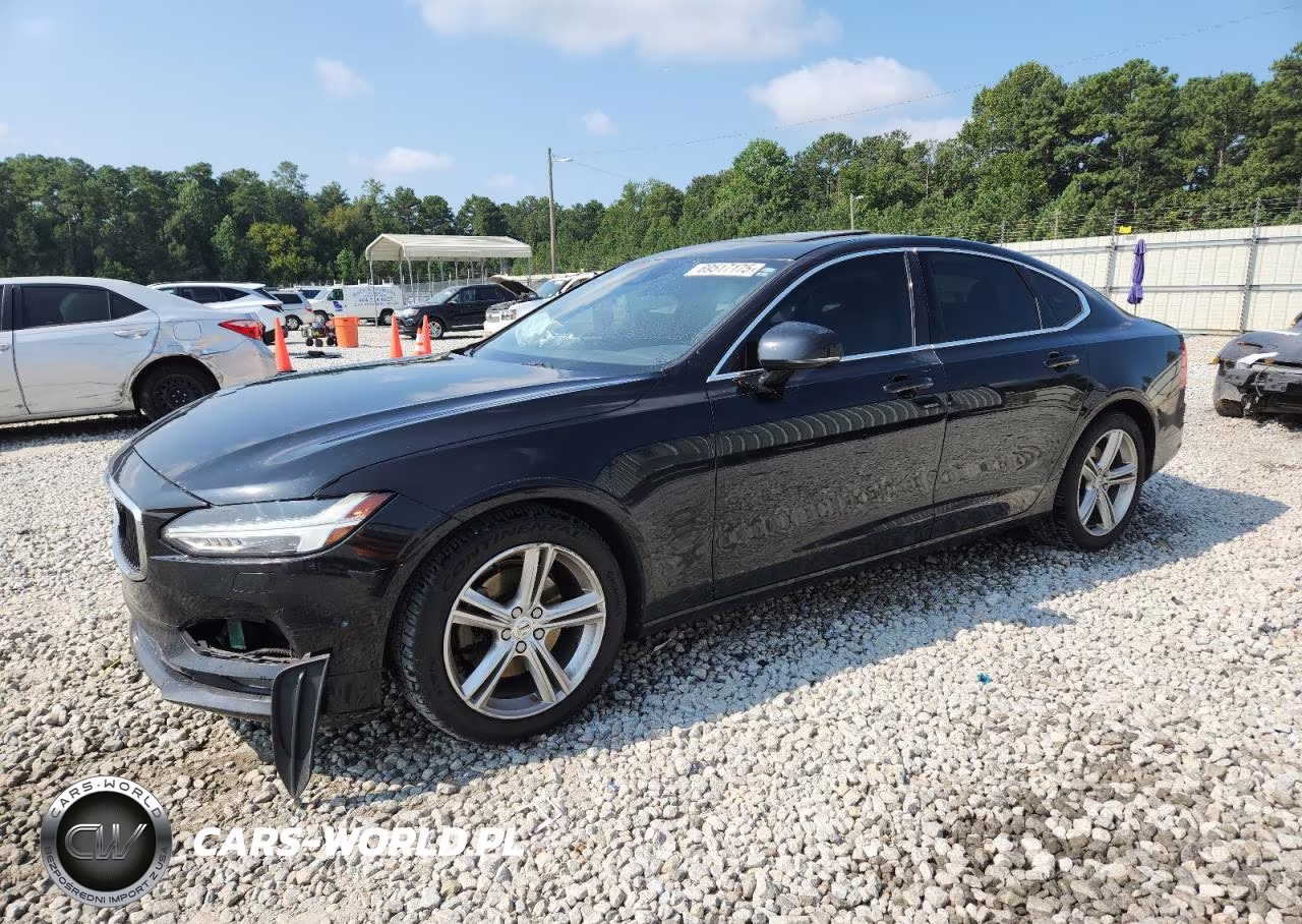 2017 Volvo S90 T5 Momentum