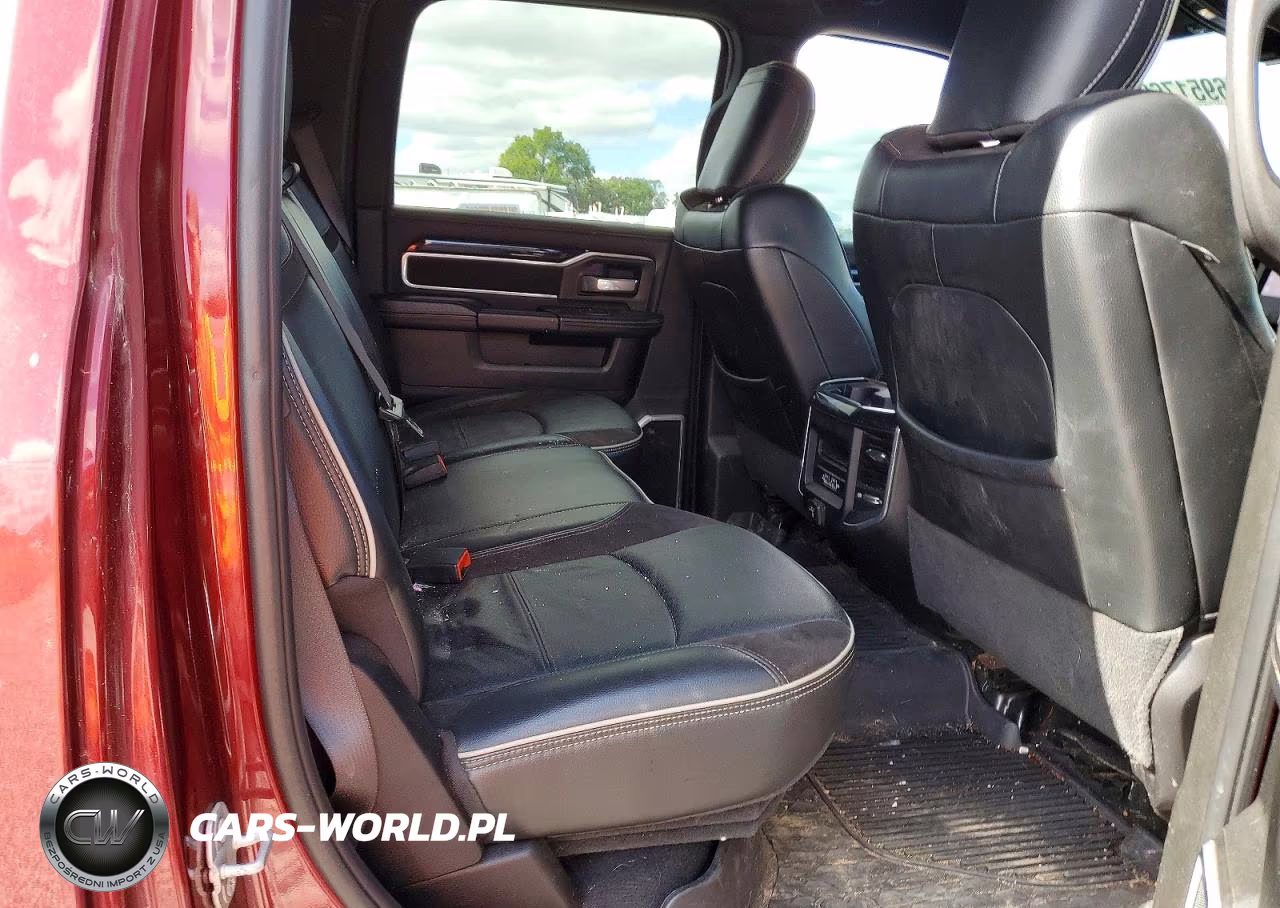 2020 Ram 3500 Laramie VIN:3C63RRJLXLG215621 - 10
