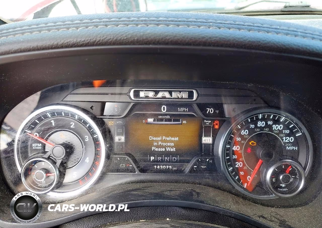 2020 Ram 3500 Laramie VIN:3C63RRJLXLG215621 - 9
