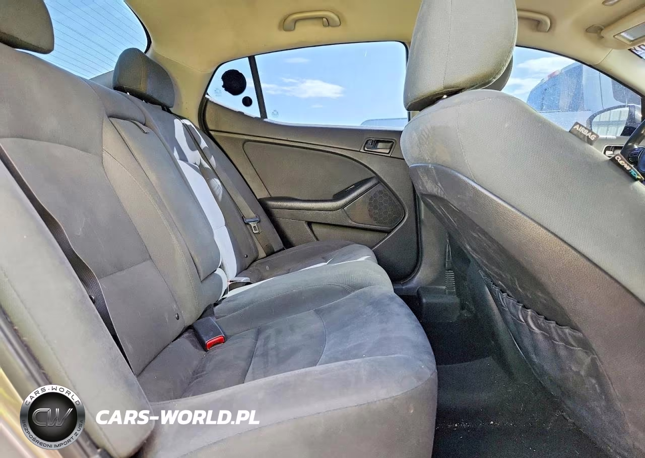2015 Kia Optima Lx VIN:5XXGM4A75FG458582 - 10