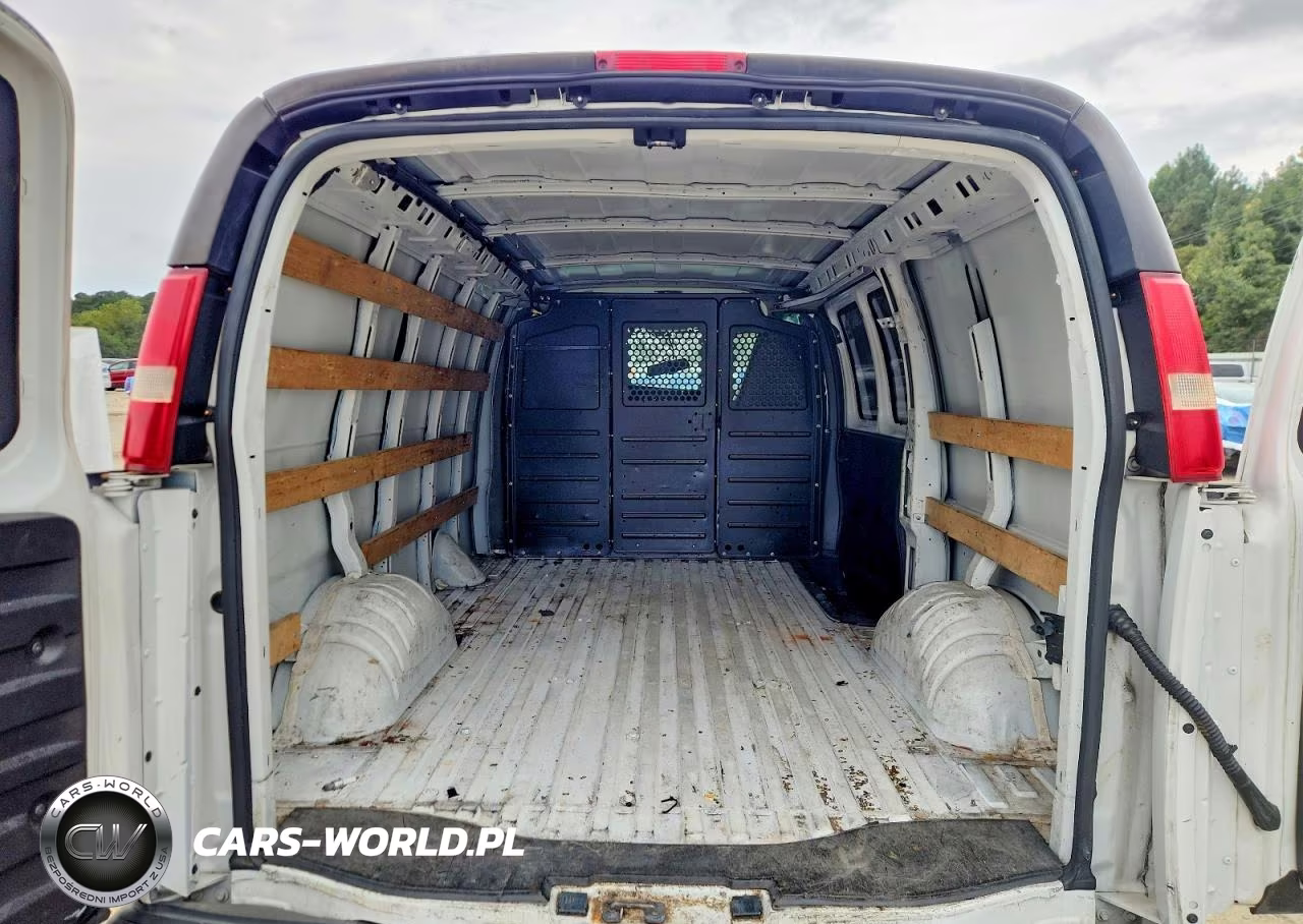 2018 GMC Savana 2500 Delivery Van VIN:1GTW7AFG0J1909867 - 10