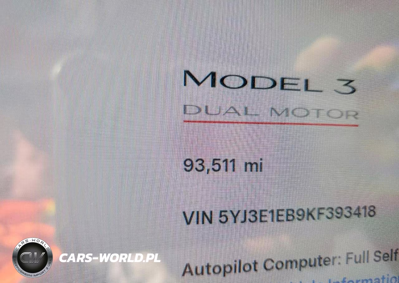 2019 Tesla Model 3 VIN:5YJ3E1EB9KF393418 - 9