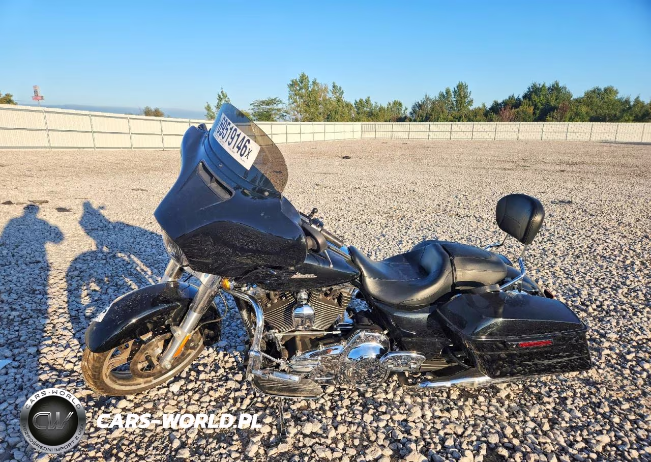 2016 Harley-Davidson Flhx Street Glide VIN:1HD1KBM16GB648193 - 3