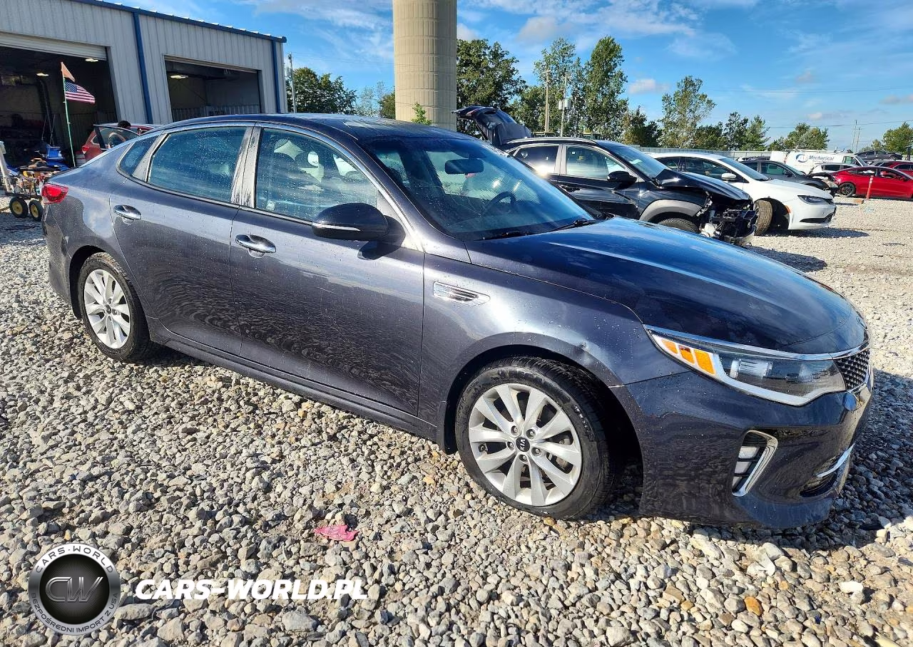 2018 Kia Optima S VIN:5XXGT4L33JG232997 - 4