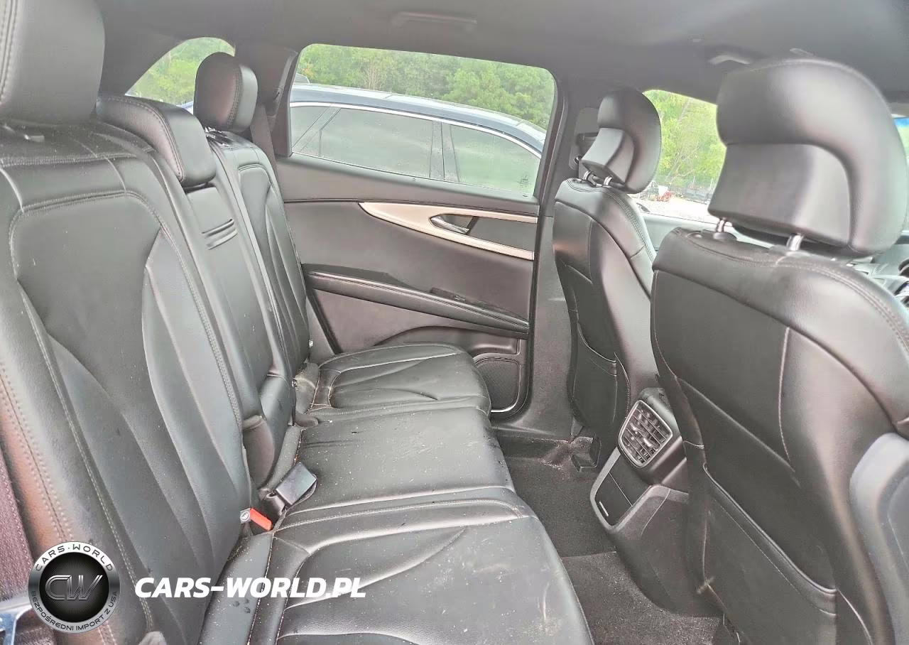 2019 Lincoln Nautilus VIN:2LMPJ6J90KBL23557 - 11