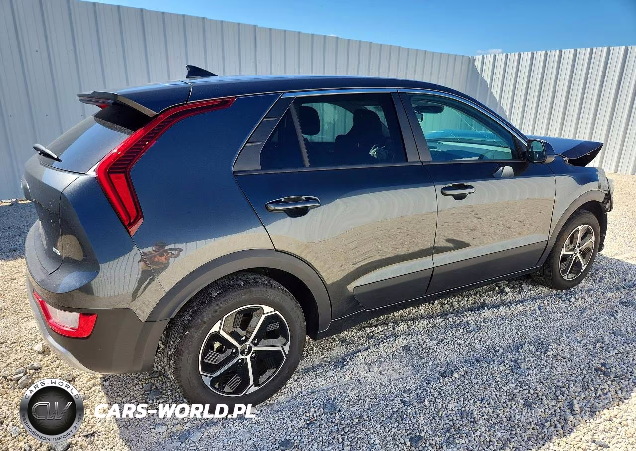 2026 Kia Niro Lx VIN:KNDCP3LE3T5335696 - 3