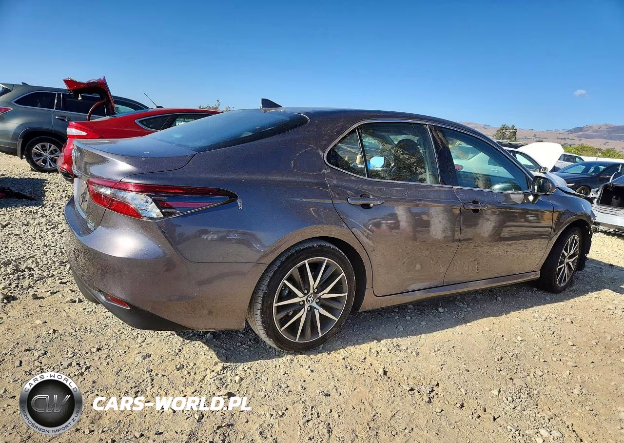 2024 Toyota Camry Xle VIN:4T1F31AK1RU626147 - 3