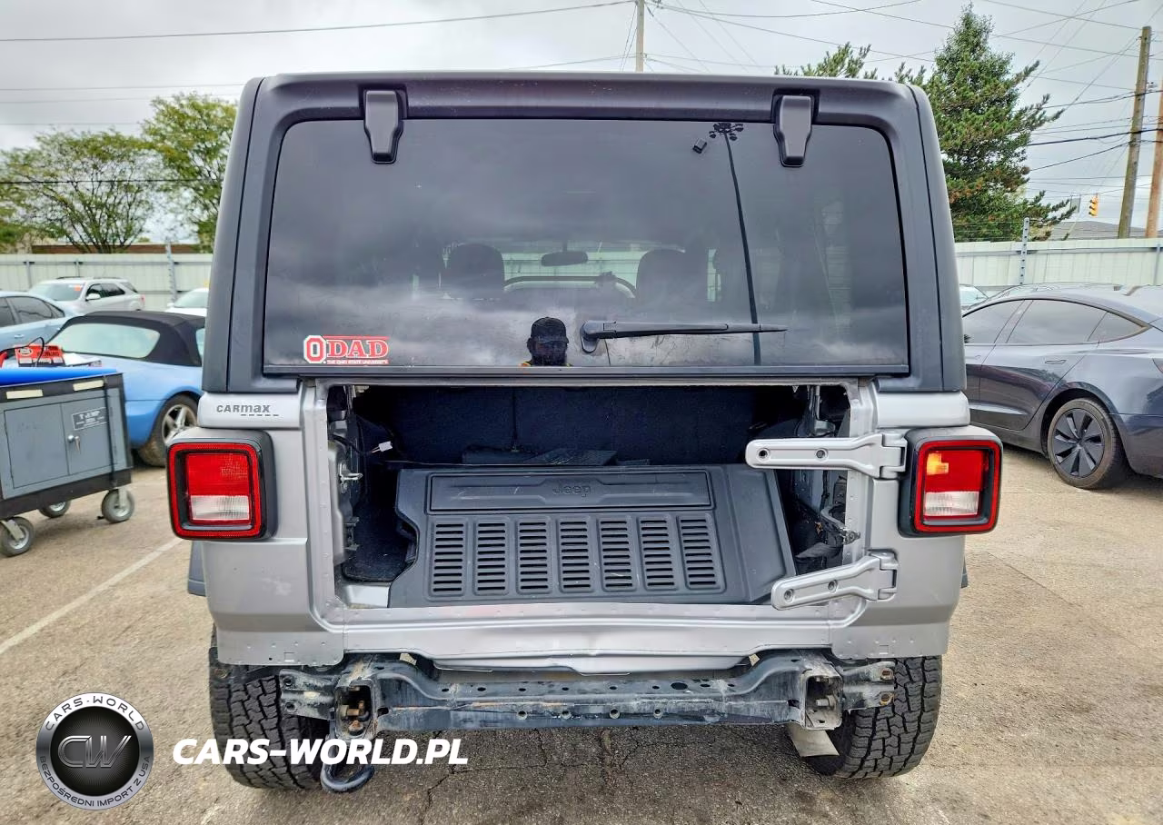 2020 Jeep Wrangler Unlimited Sport VIN:1C4HJXDG9LW186736 - 6