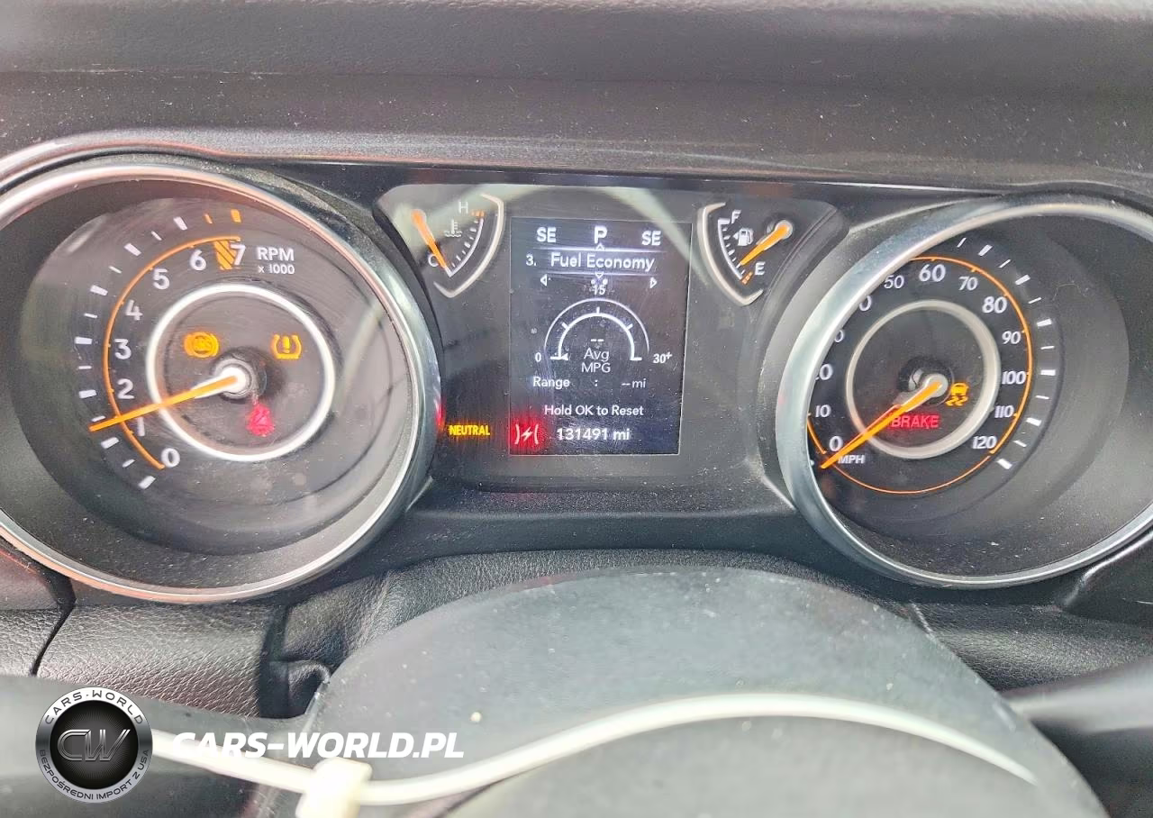2020 Jeep Wrangler Unlimited Sport VIN:1C4HJXDG9LW186736 - 9