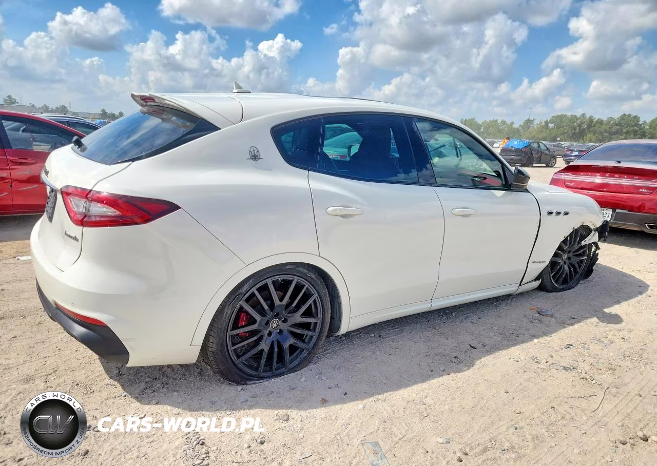 2019 Maserati Levante Gransport VIN:ZN661XUS4KX333323 - 3