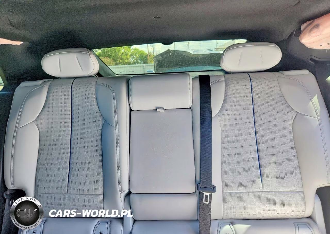 2025 Cadillac Lyriq Sport VIN:1GYKPWRL4SZ310553 - 10