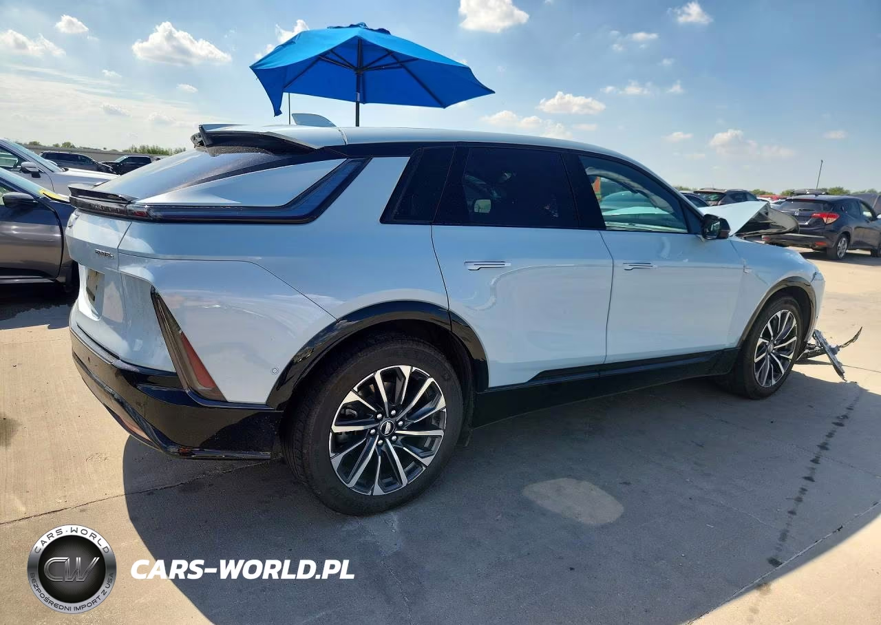 2025 Cadillac Lyriq Sport VIN:1GYKPWRL4SZ310553 - 3