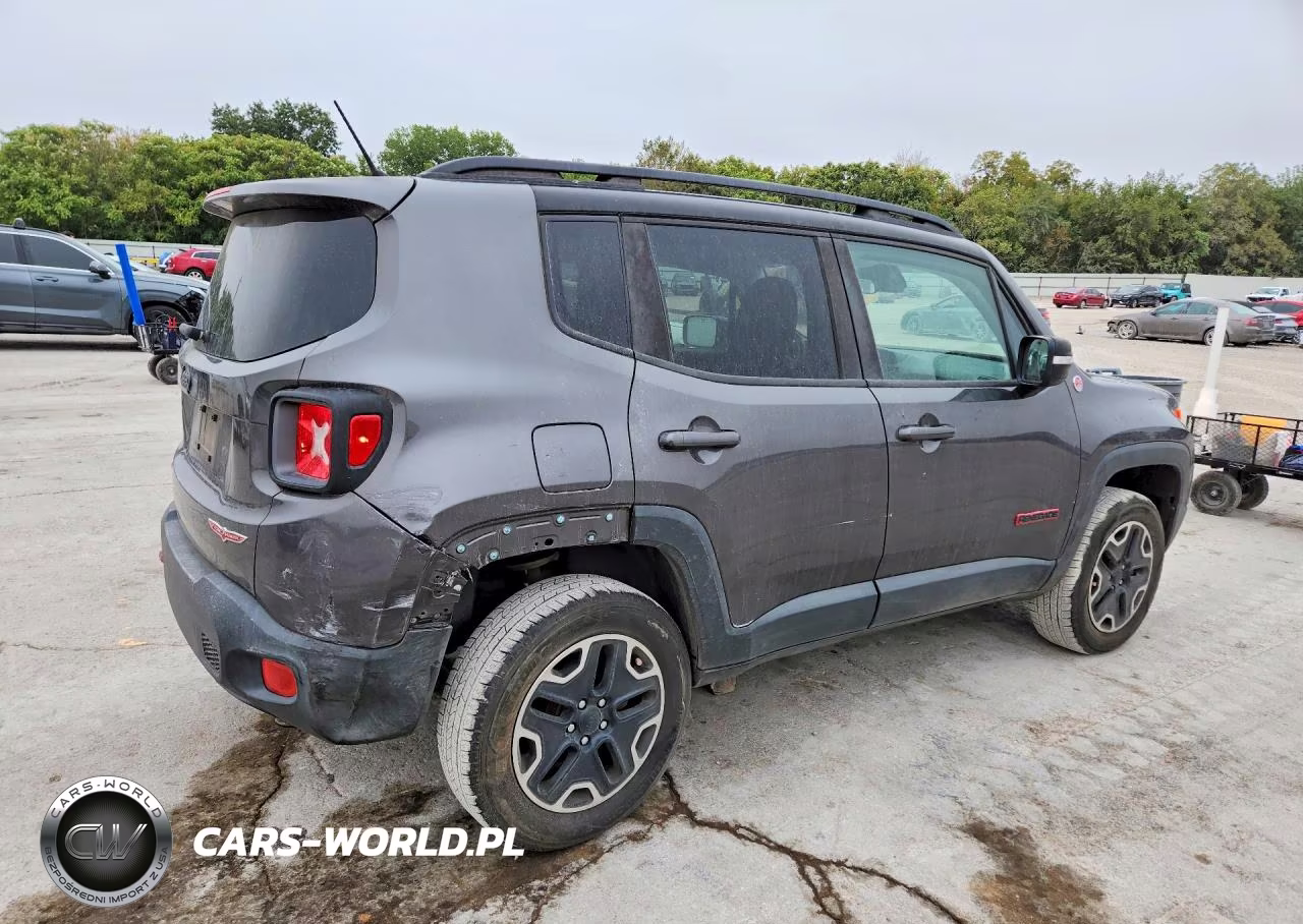 2017 Jeep Renegade Trailhawk VIN:ZACCJBCB4HPG36512 - 3