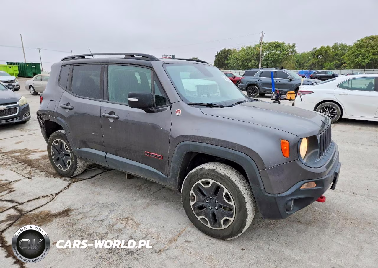 2017 Jeep Renegade Trailhawk VIN:ZACCJBCB4HPG36512 - 4