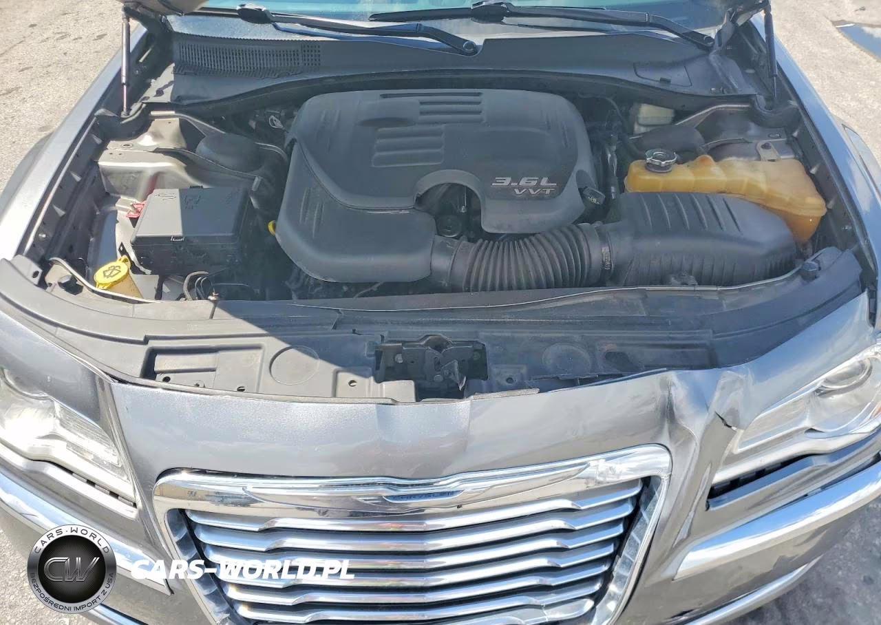 2012 Chrysler 300 VIN:2C3CCAAG2CH312928 - 10
