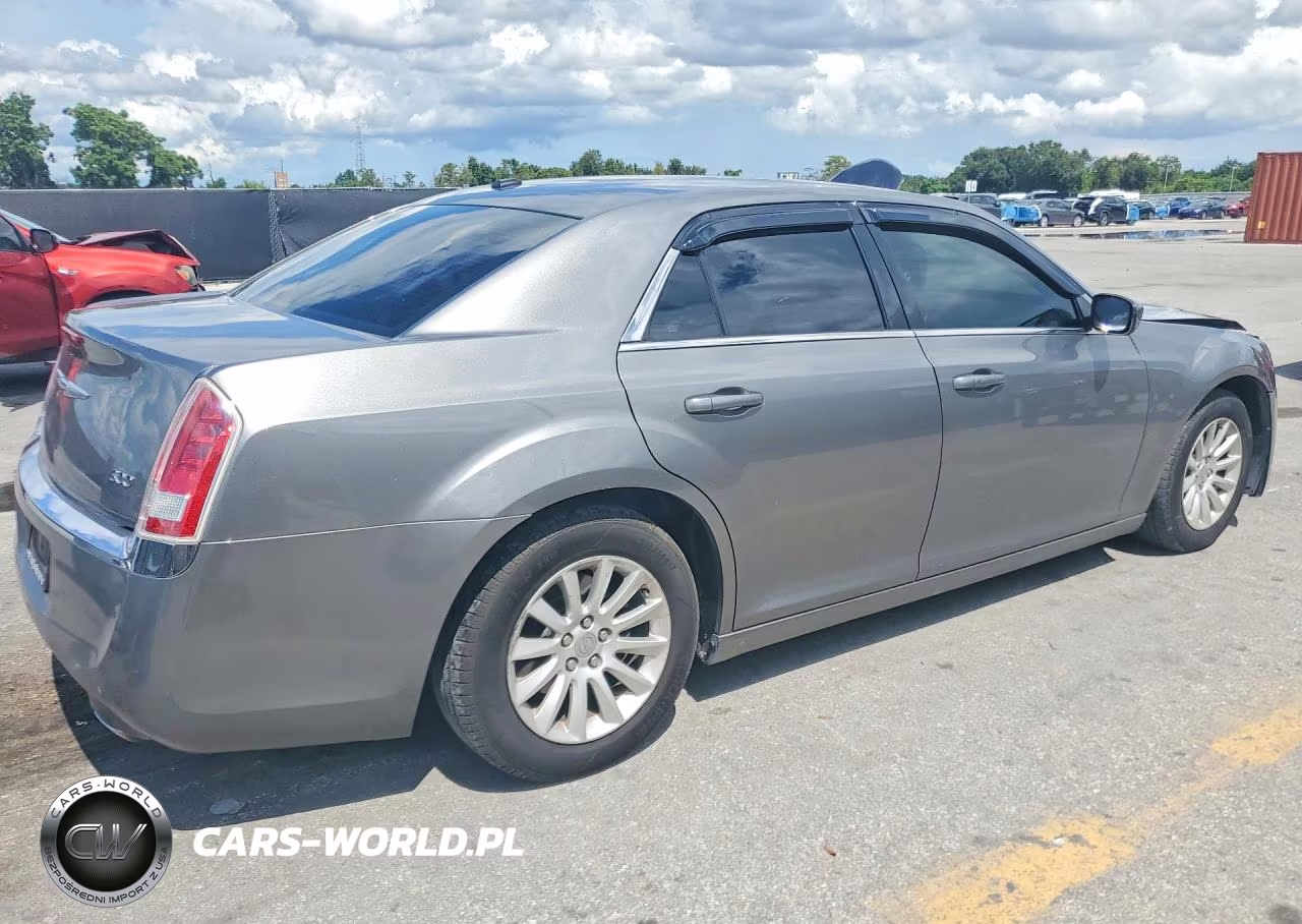 2012 Chrysler 300 VIN:2C3CCAAG2CH312928 - 3