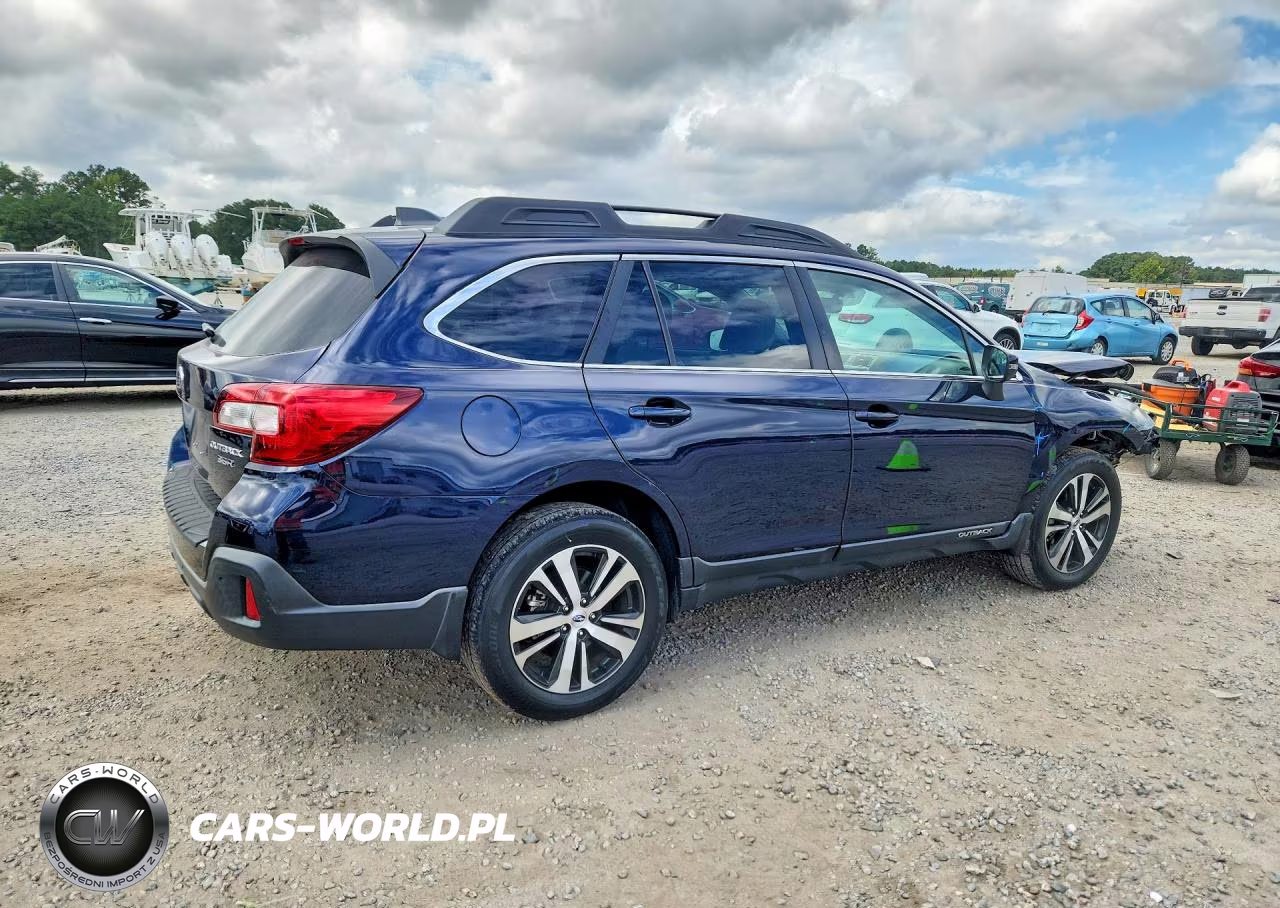 2018 Subaru Outback 3.6R Limited VIN:4S4BSENC2J3397130 - 3