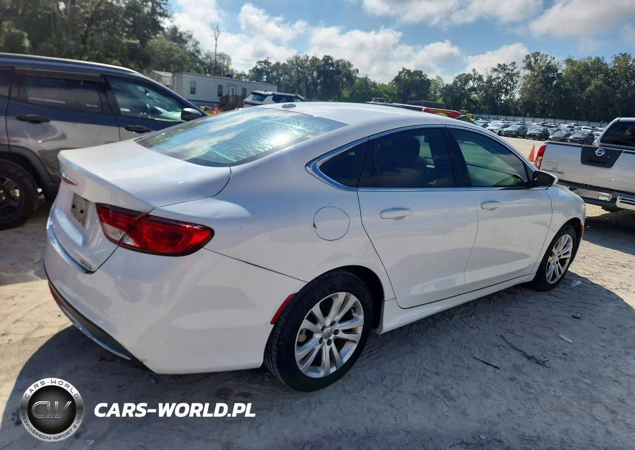 2015 Chrysler 200 Limited VIN:1C3CCCAB4FN649323 - 3