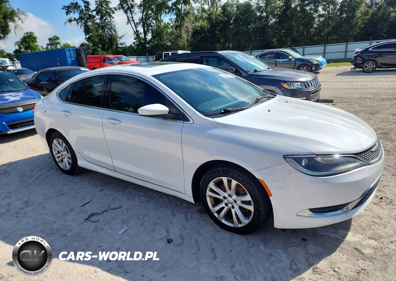 2015 Chrysler 200 Limited VIN:1C3CCCAB4FN649323 - 4