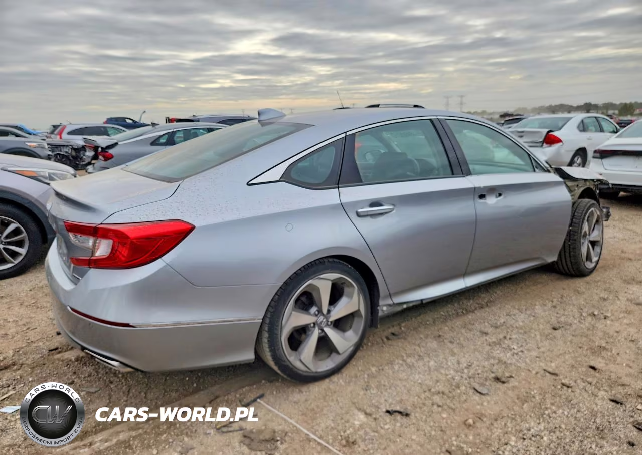 2018 Honda Accord Touring VIN:1HGCV1F94JA148031 - 3