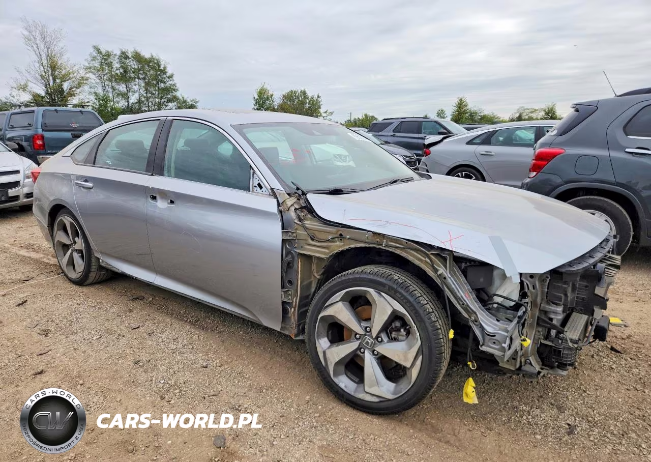 2018 Honda Accord Touring VIN:1HGCV1F94JA148031 - 4