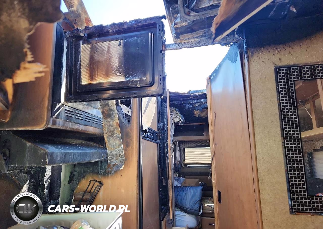 2016 Ford Econoline E450 Super Duty Commercial Stripped Chassis VIN:1FC4E4KS8GDC23916 - 6
