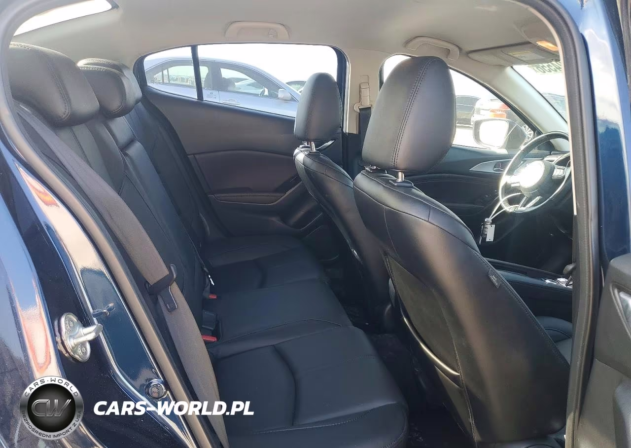2018 Mazda 3 Touring VIN:3MZBN1V37JM215745 - 10