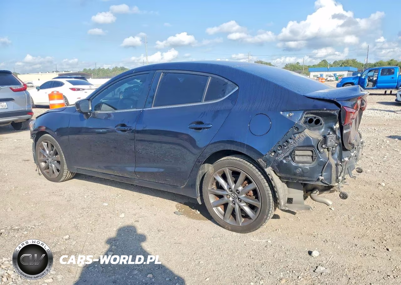 2018 Mazda 3 Touring VIN:3MZBN1V37JM215745 - 2
