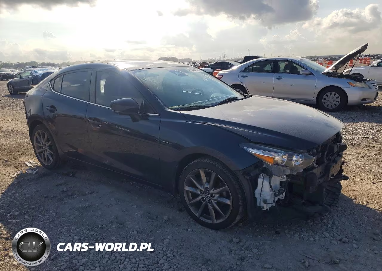2018 Mazda 3 Touring VIN:3MZBN1V37JM215745 - 4