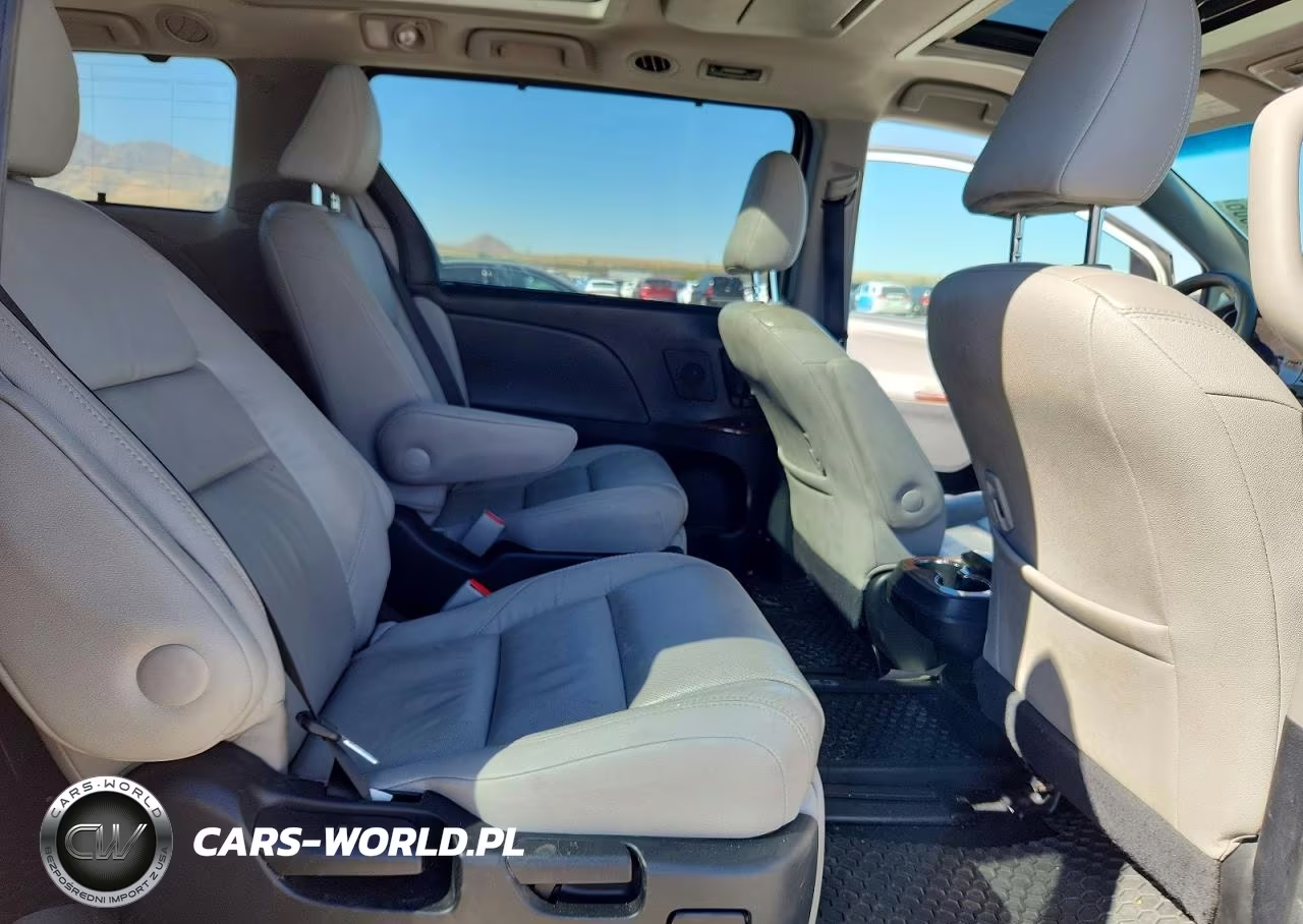 2016 Toyota Sienna Limited Premium 7-Passenger VIN:5TDYK3DC0GS697129 - 11