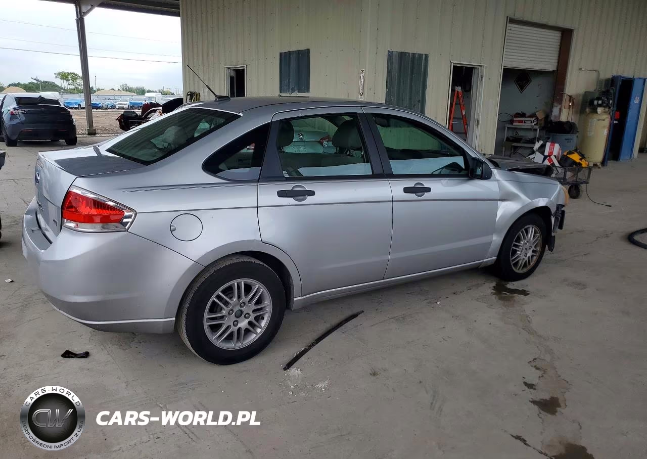 2010 Ford Focus Se VIN:1FAHP3FN8AW202172 - 3