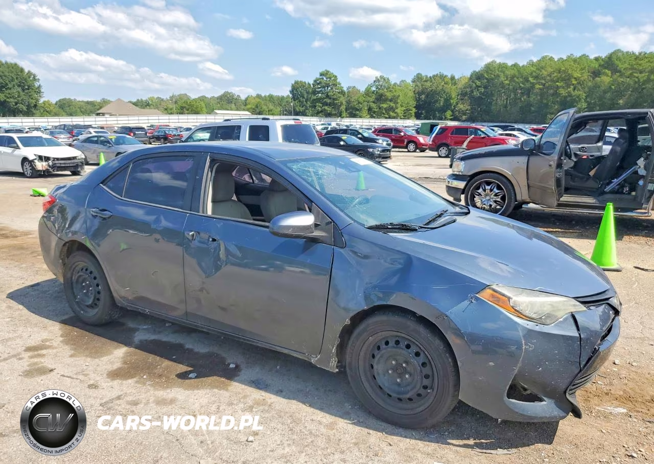 2017 Toyota Corolla Le VIN:2T1BURHE0HC781864 - 4