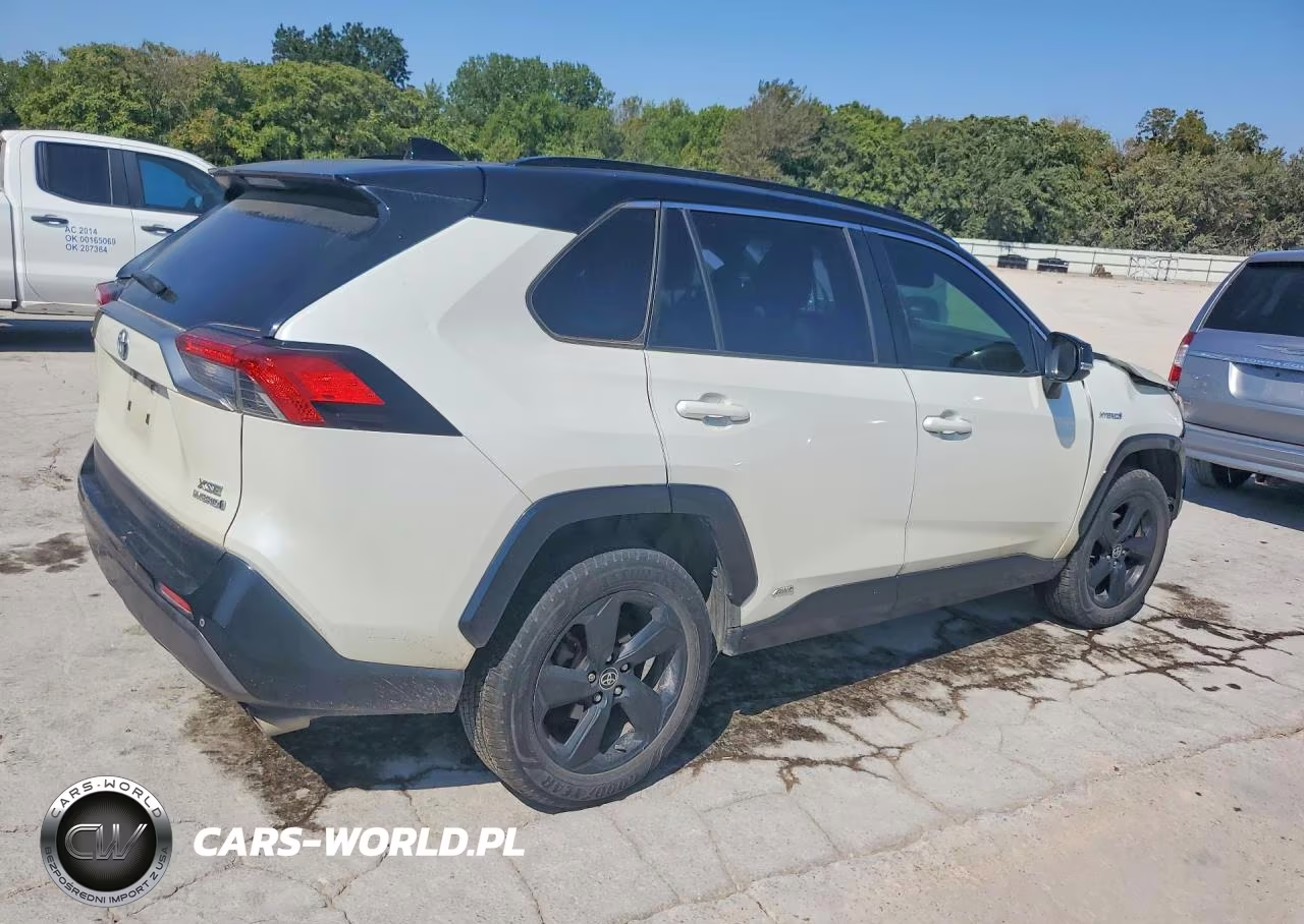 2020 Toyota Rav4 Xse VIN:JTMEWRFV7LD542592 - 3