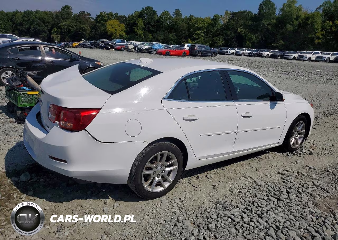2015 Chevrolet Malibu 1Lt VIN:1G11C5SL0FF244116 - 3
