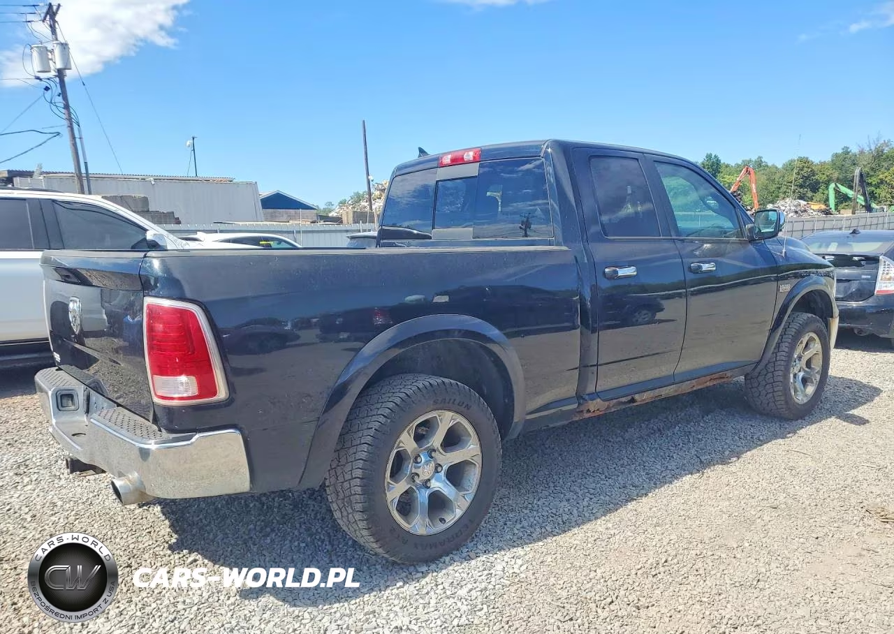 2017 Ram 1500 Laramie VIN:1C6RR7JT9HS652315 - 3