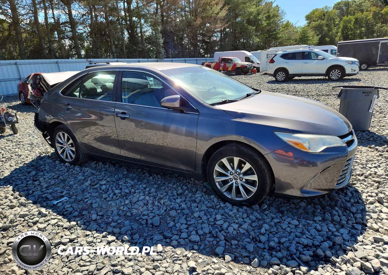 2016 Toyota Camry Xle VIN:4T4BF1FK6GR521962 - 4