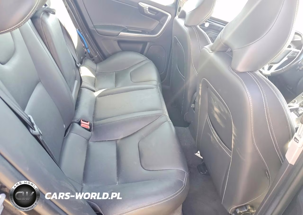 2017 Volvo S60 T5 Dynamic VIN:YV140MTL3H2431652 - 10