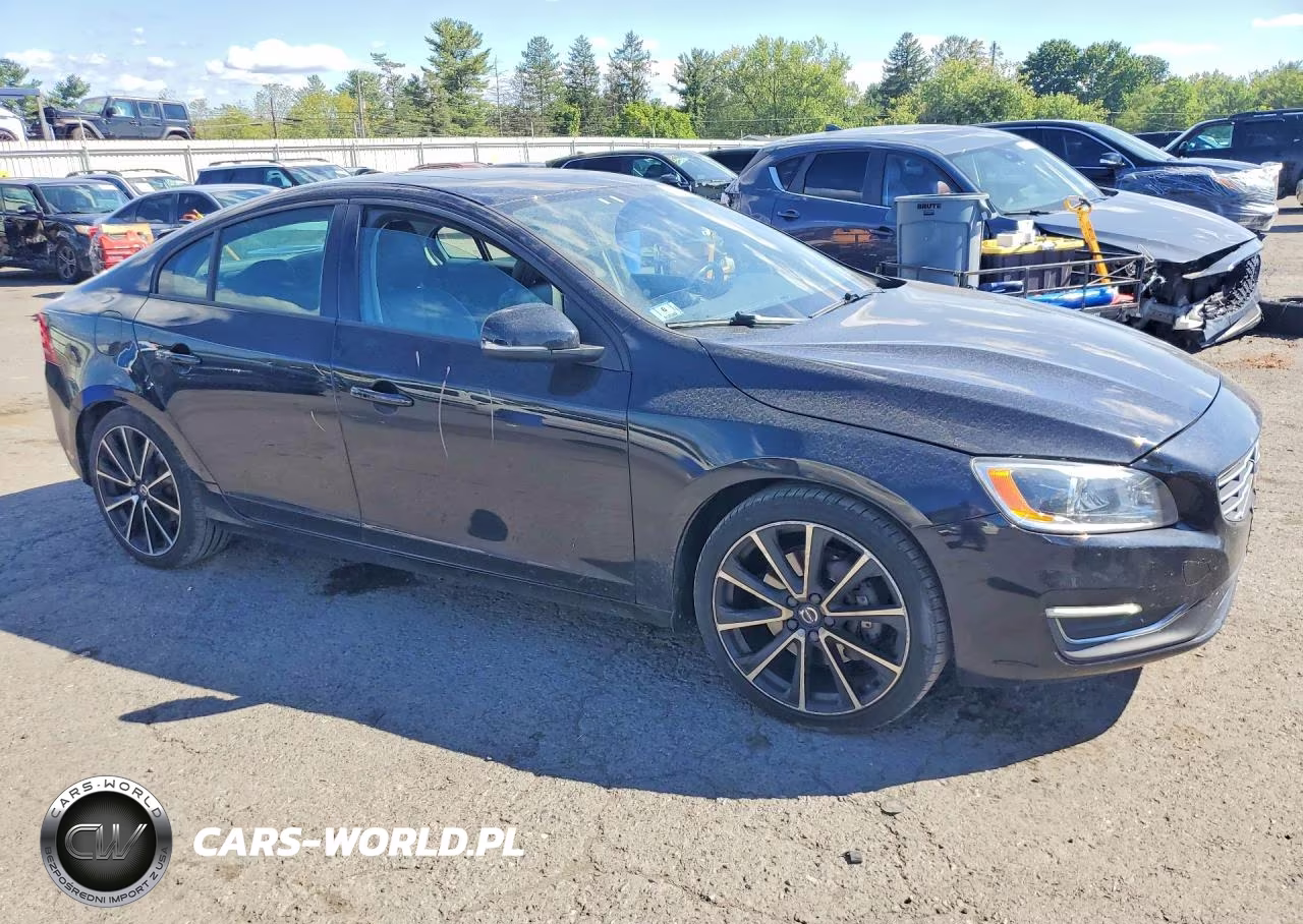 2017 Volvo S60 T5 Dynamic VIN:YV140MTL3H2431652 - 4