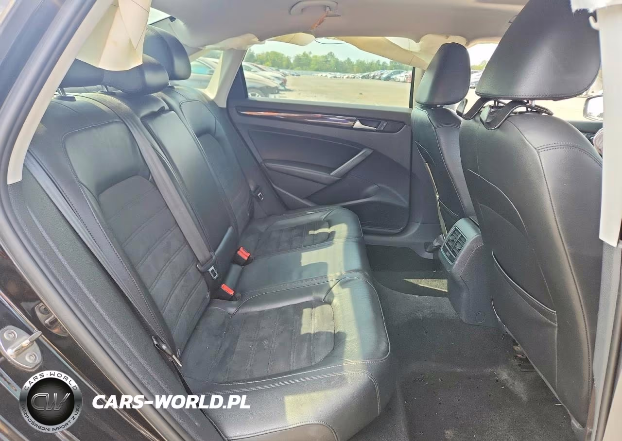2015 Volkswagen Passat Sel VIN:1VWCV7A39FC100330 - 10