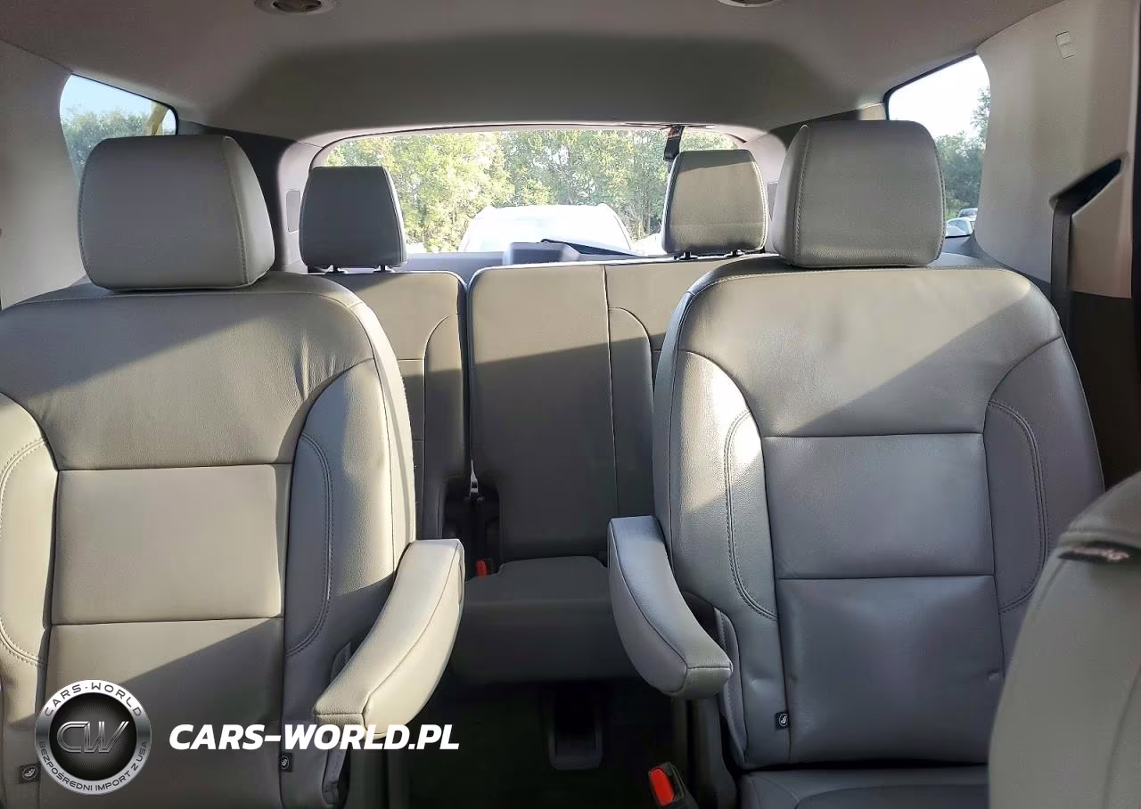 2019 Chevrolet Traverse Lt VIN:1GNERHKW6KJ122443 - 10
