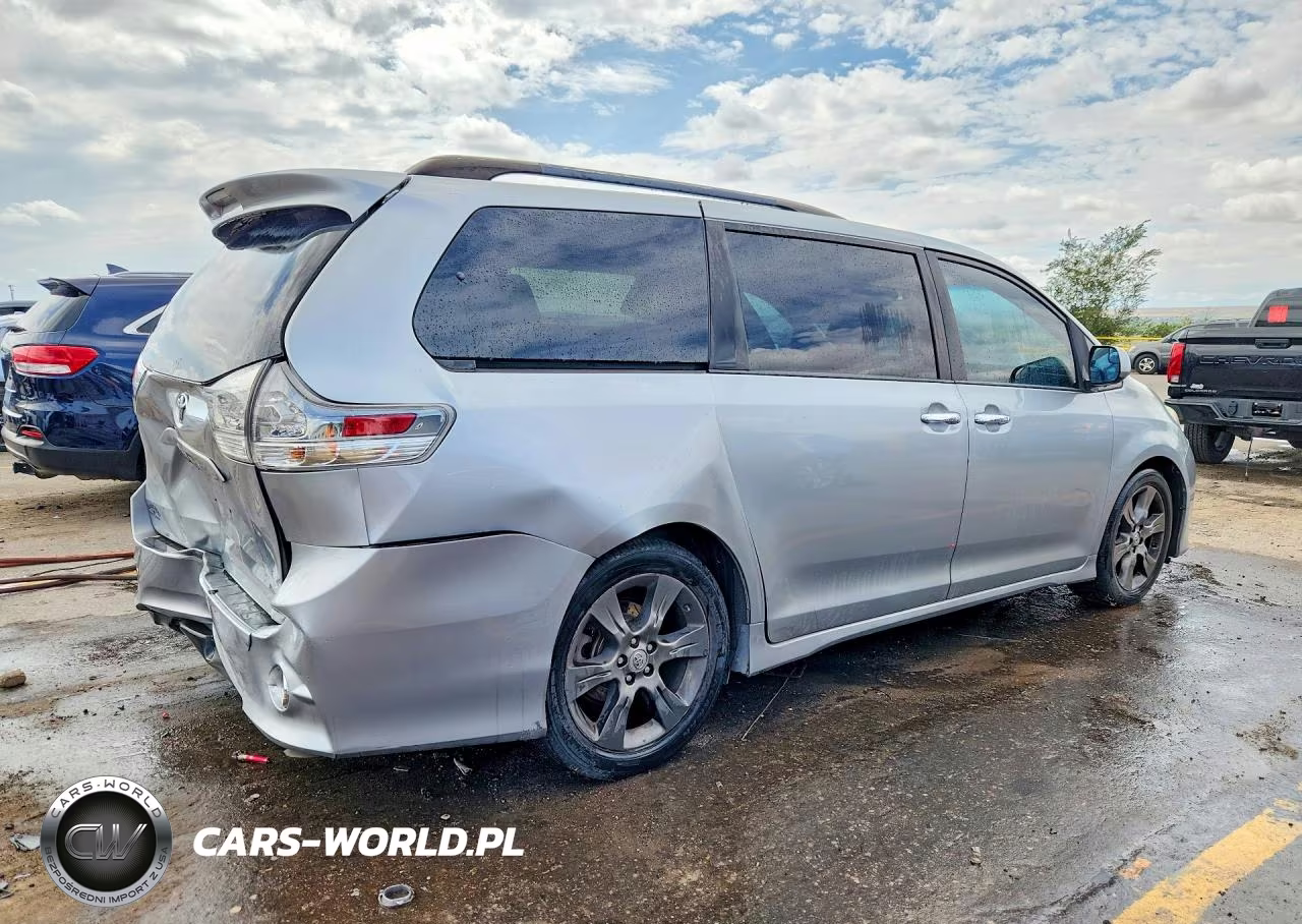 2015 Toyota Sienna Sport VIN:5TDXK3DC4FS644329 - 3