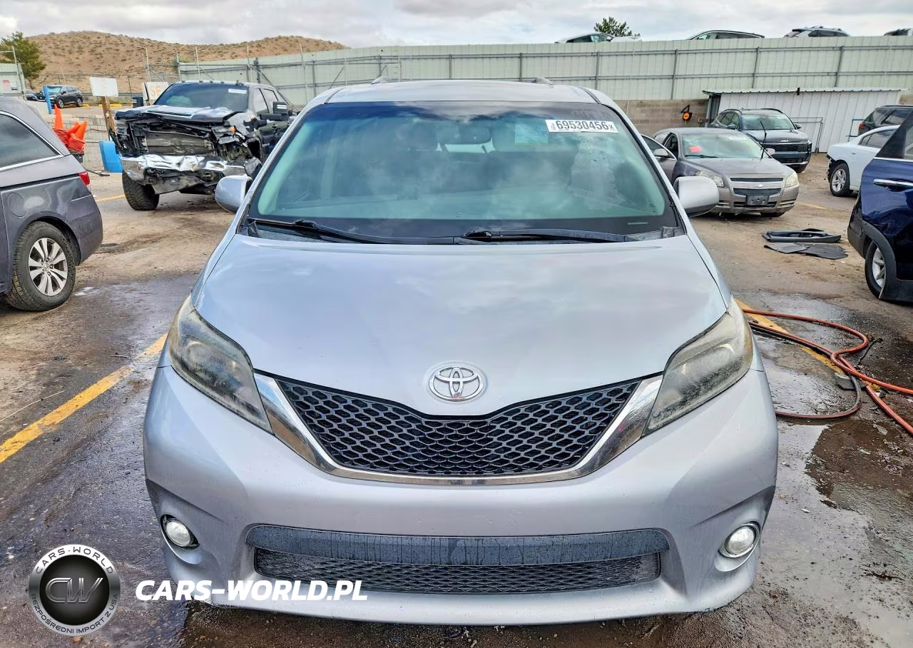 2015 Toyota Sienna Sport VIN:5TDXK3DC4FS644329 - 5