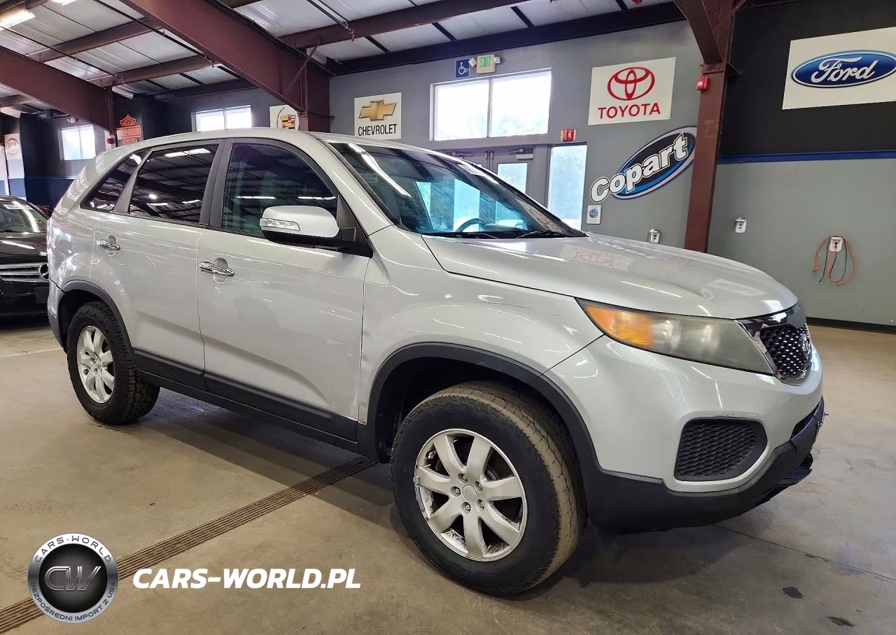 2011 Kia Sorento Lx VIN:5XYKT3A12BG060741 - 4