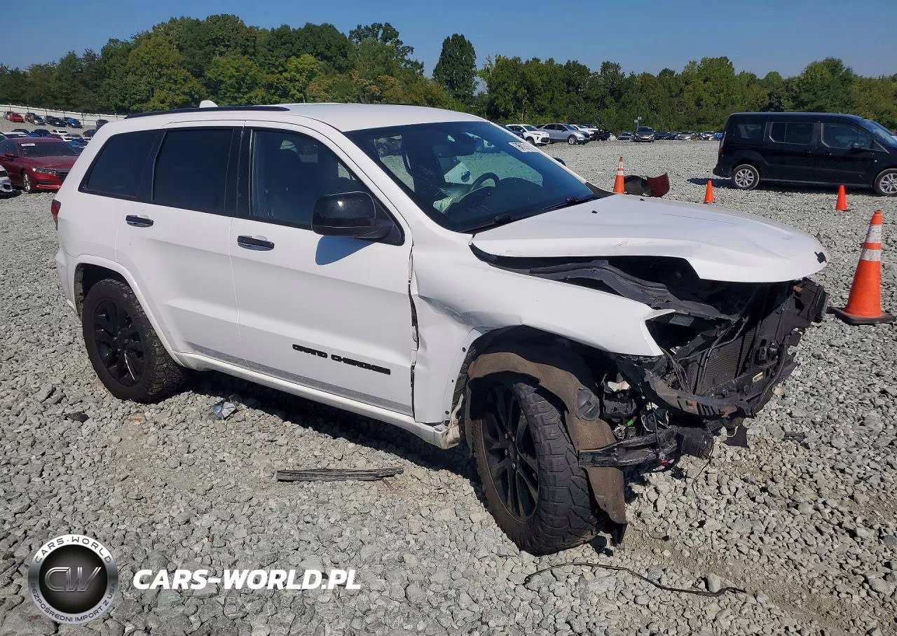 2018 Jeep Grand Cherokee Laredo VIN:1C4RJFAG1JC432745 - 4